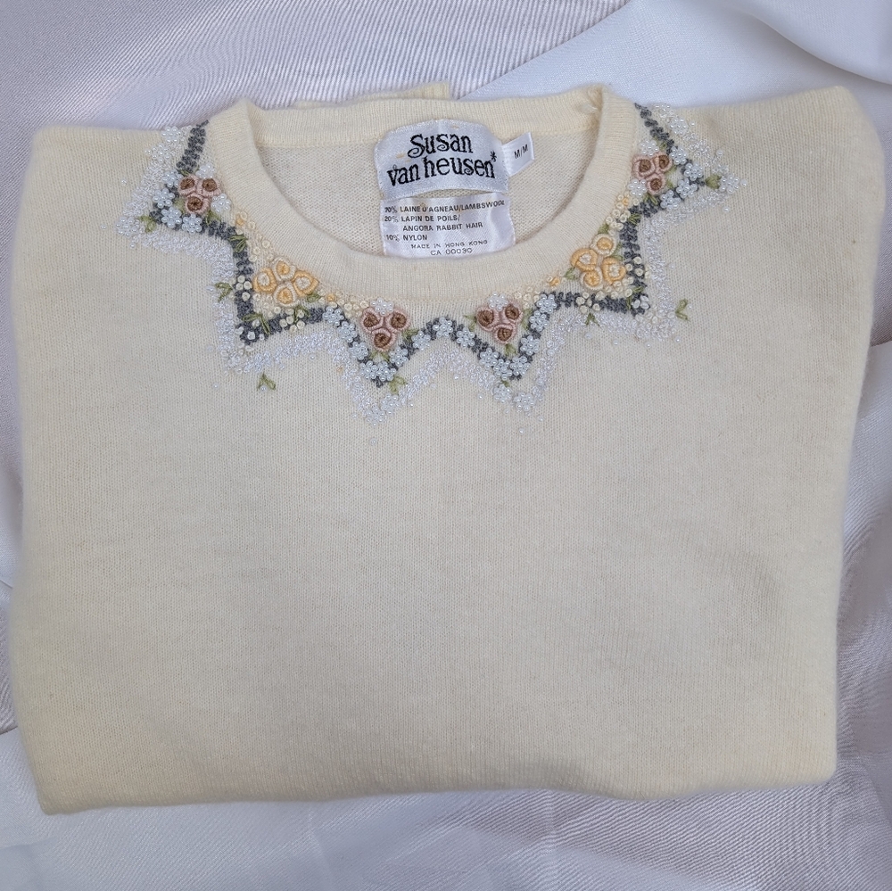 Lambs wool/Angora Susan Van Heusen Cream Sweater